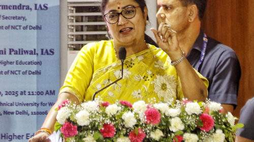 दिल्ली की मुख्यमंत्री ने 100 दिन के कामकाज का ब्यौरा पेश किया, भ्रष्टाचार पर ‘आप’ को घेरा