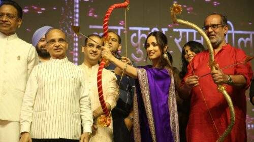 उपराष्ट्रपति सी.पी. राधाकृष्णन ने किया रावण दहन, यामी गौतम और आनंद एल राय ने चलाए बुराई के प्रतीक पुतलों पर तीर